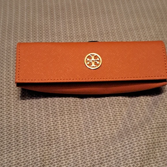 Tory Burch | Accessories | Tory Burch Small Eyeglass Case  display picture 3